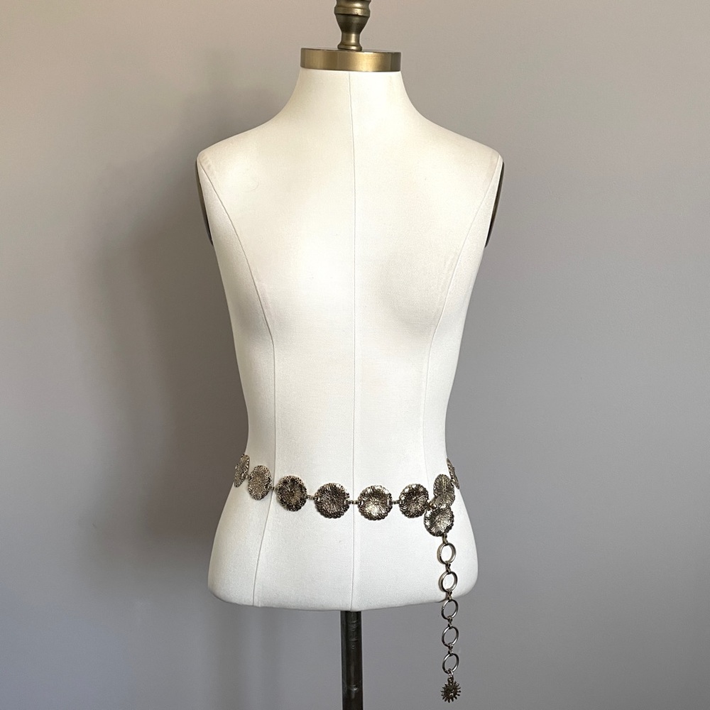 Vintage Gold Metal Disc Flower Chain Belt w/ Sun Dangle - O/S - Picture 7 of 8